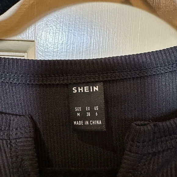 Shein rhinestone crop top - Picture 4 of 4